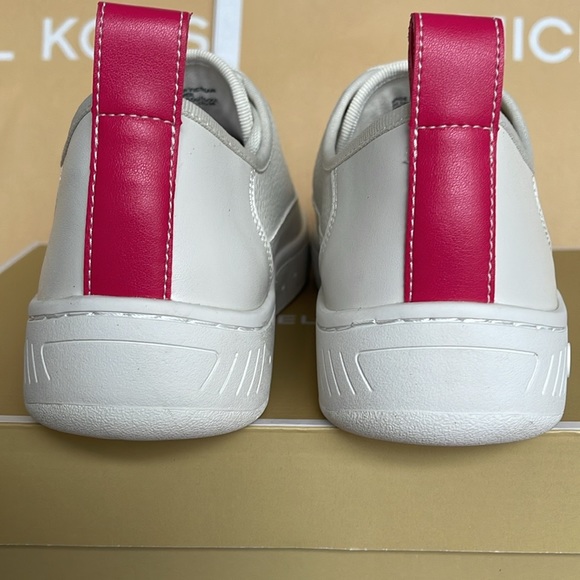MICHAEL KORS SHEA LACE UP FAUX LEATHER
49R4SHFS1L
ELECTRIC PINK
Fashion Sneakers - Picture 13 of 16